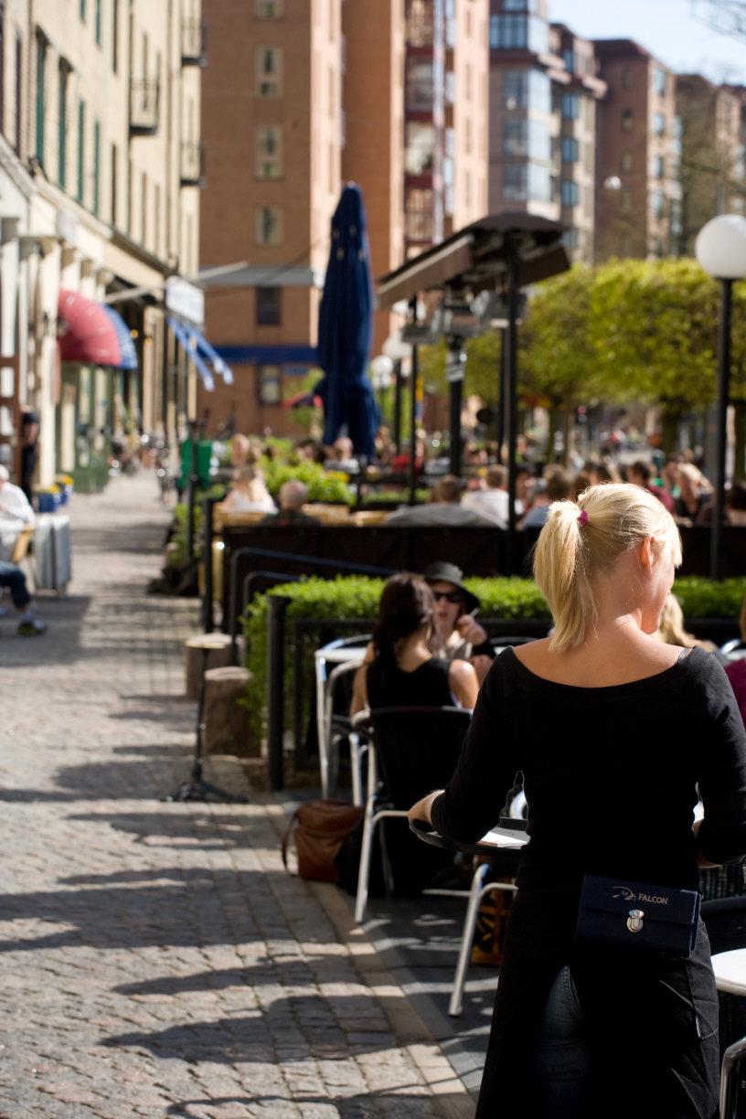 ... och Linnégatan med alla uteserveringar
