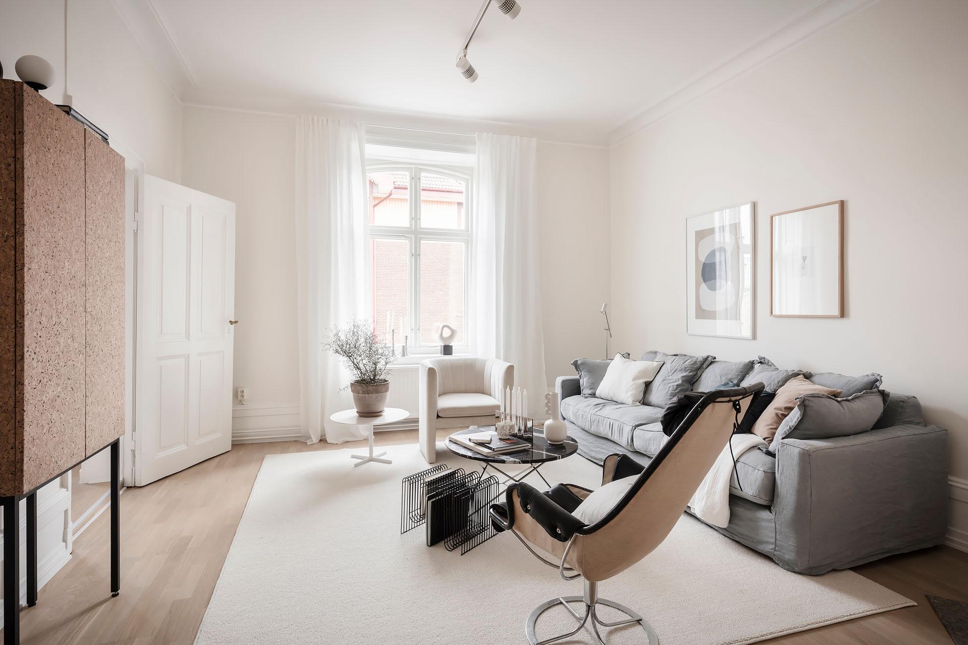 Nyinsatta fönster i tidsenlig stil