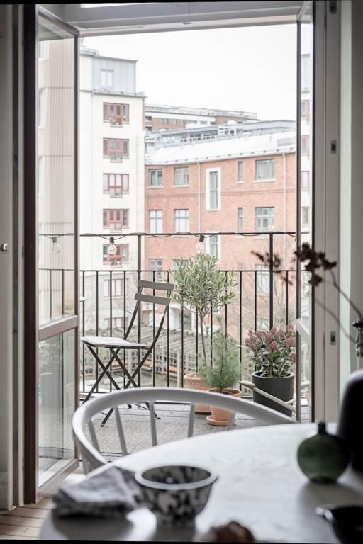 Lågupplöst Glasade dörrar släpper in ljuset även från detta håll