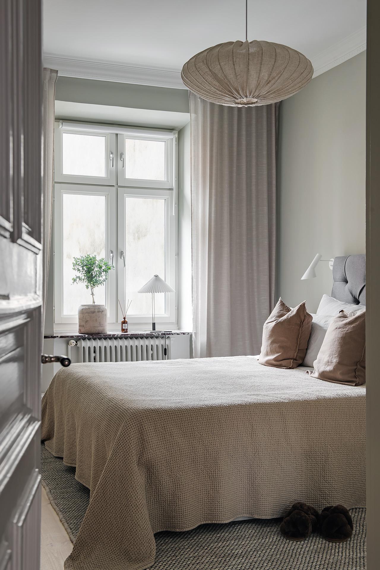 Lugnt sovrum mot innergården