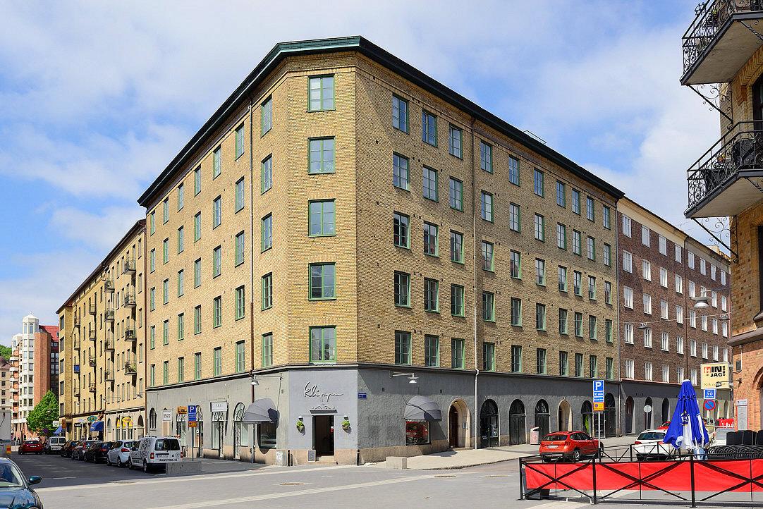 Föreningen utgör hörnet Nordenskiöldsgatan - Sveagatan