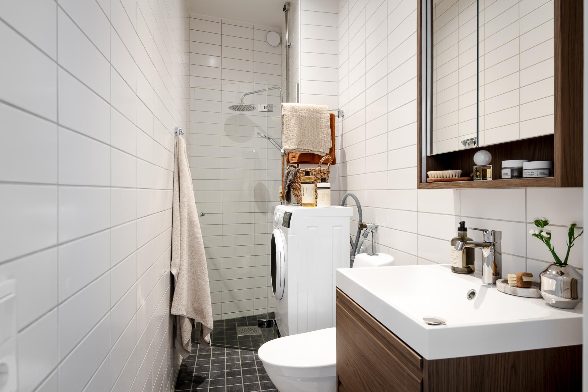 Helkaklat med golvvärme och tvättmaskin