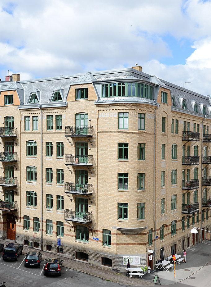 Ett från grunden till taket renoverat sekelskifte