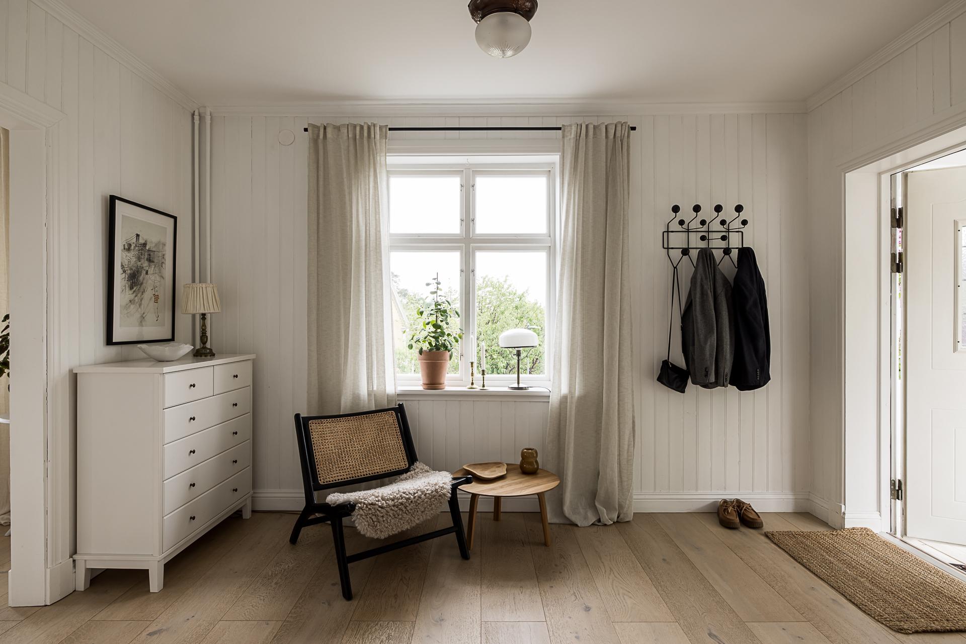 En generös och rymlig entréhall