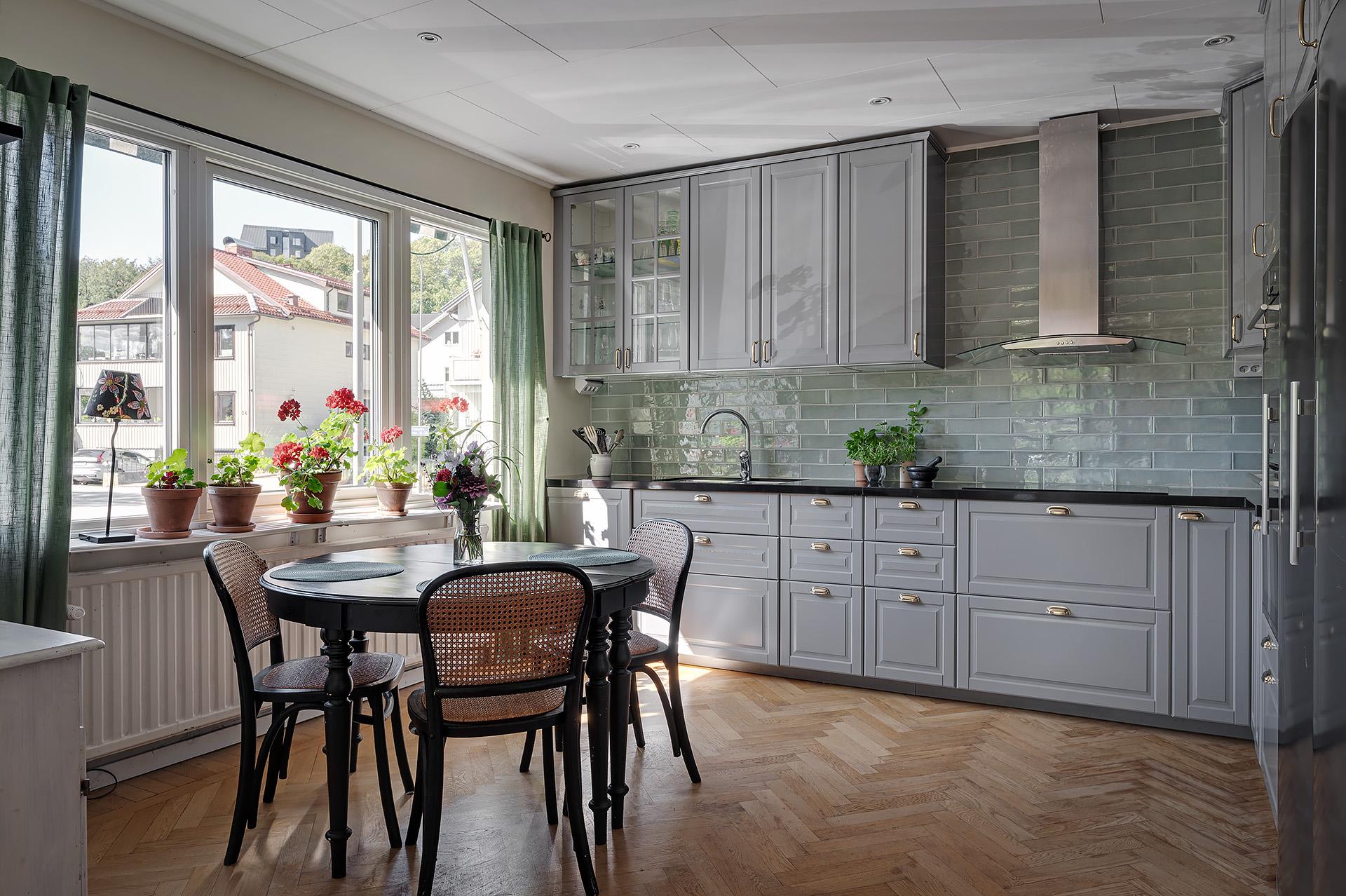Plats för ett rejält matbord