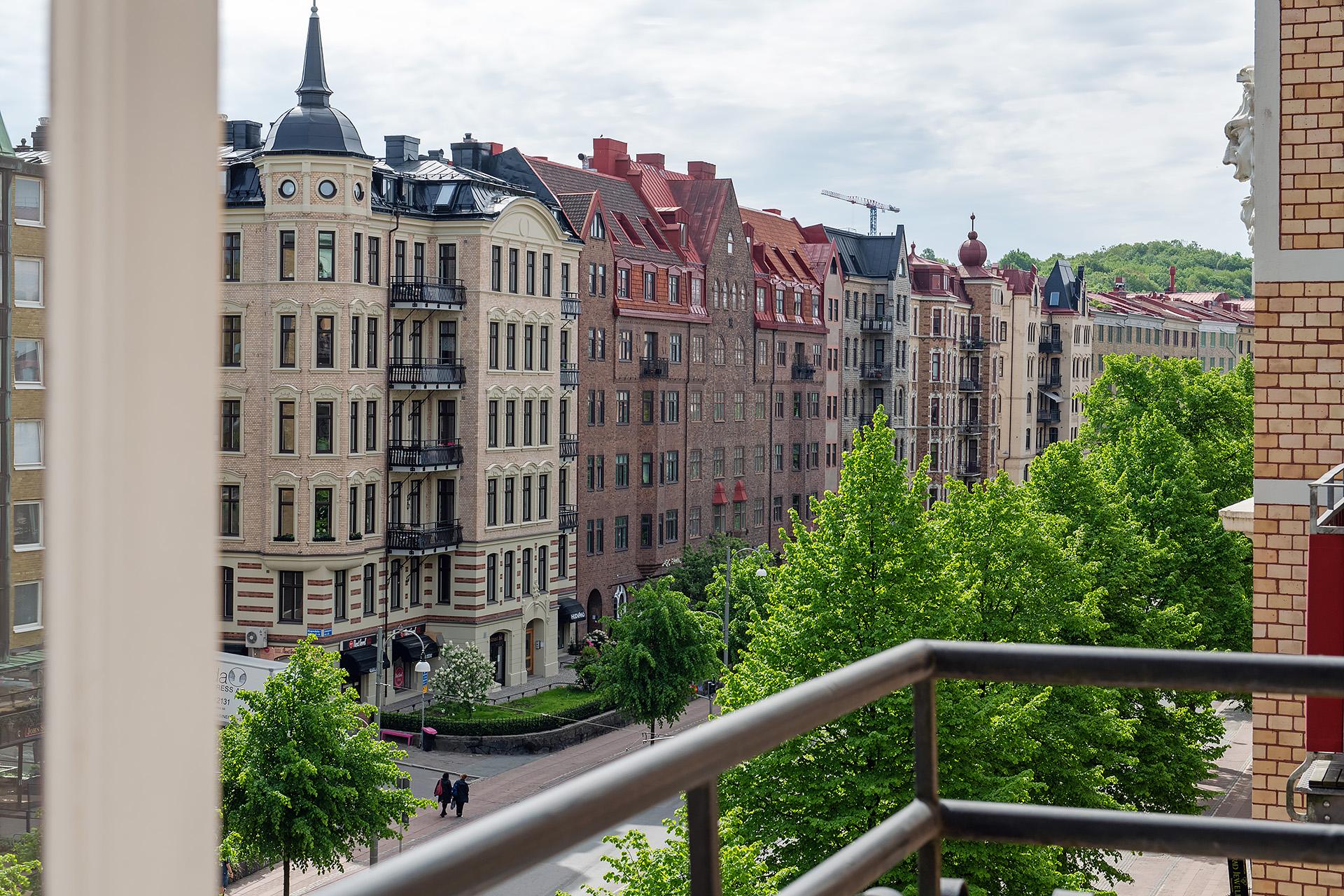 Vi flyttar oss till den andra balkongen