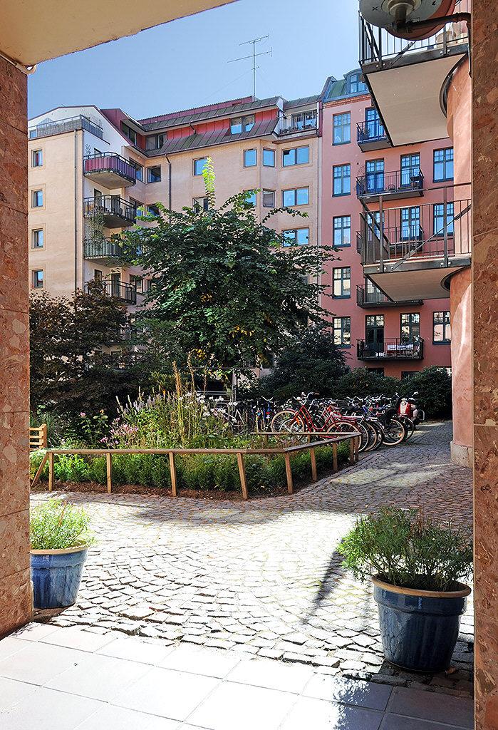 Föreningen har en öppen & mysig innergård