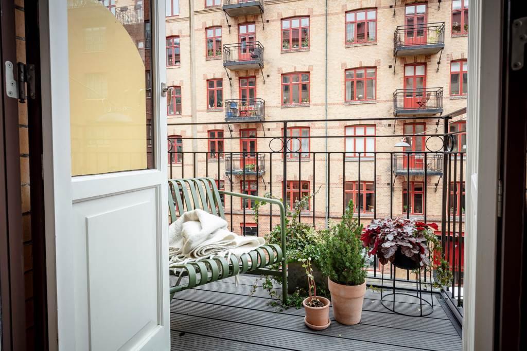 Lågupplöst Denna är belägen i rakt västerläge mot Kastellgatan