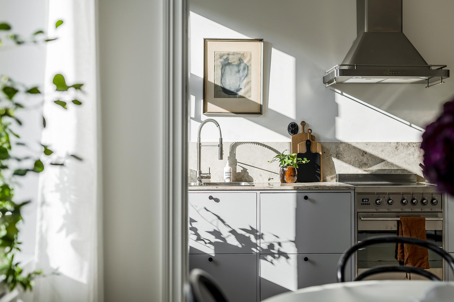 Ett kök som har allt - inklusive diskmaskin